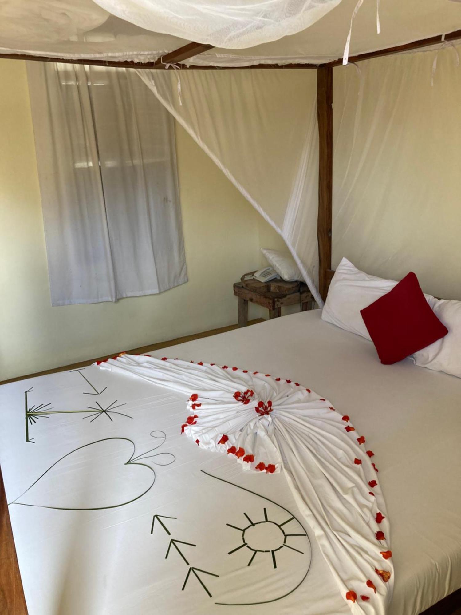 Msafini Hotel Ламу Экстерьер фото