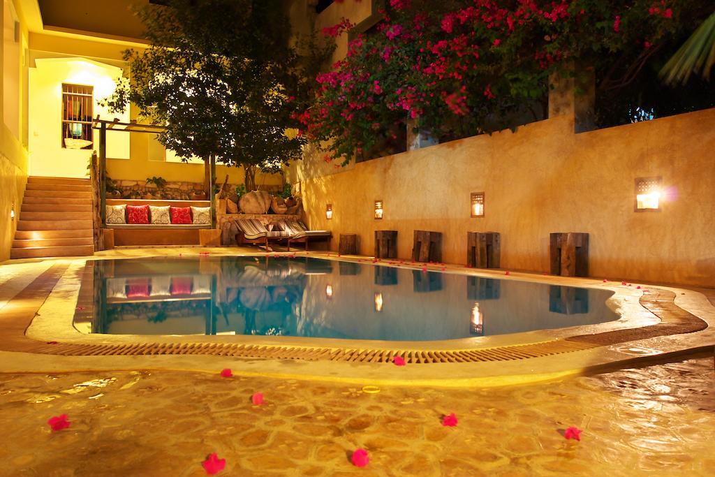 Msafini Hotel Ламу Экстерьер фото
